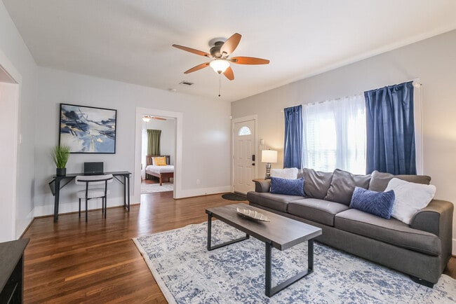 Building Photo - 207 Lindale St Unit SI FL1-ID1316403P