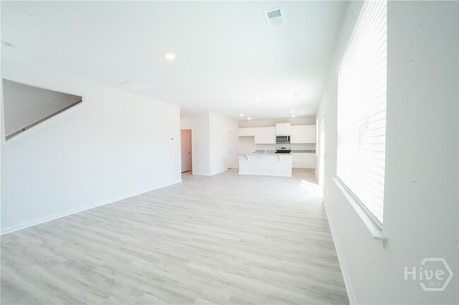 Photo - 102 Windrush Pnes
