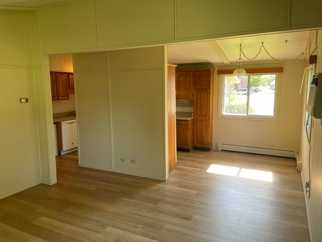 Photo - 892 W 20th Ave Unit 892 W 20th Ave
