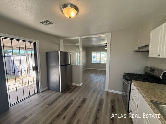 Photo - 1741 W Desert Cove Ave Unit 1