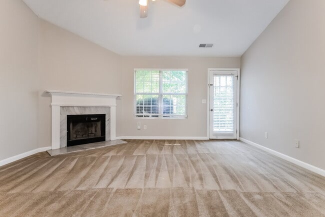 Photo - 1304 Violet Ln