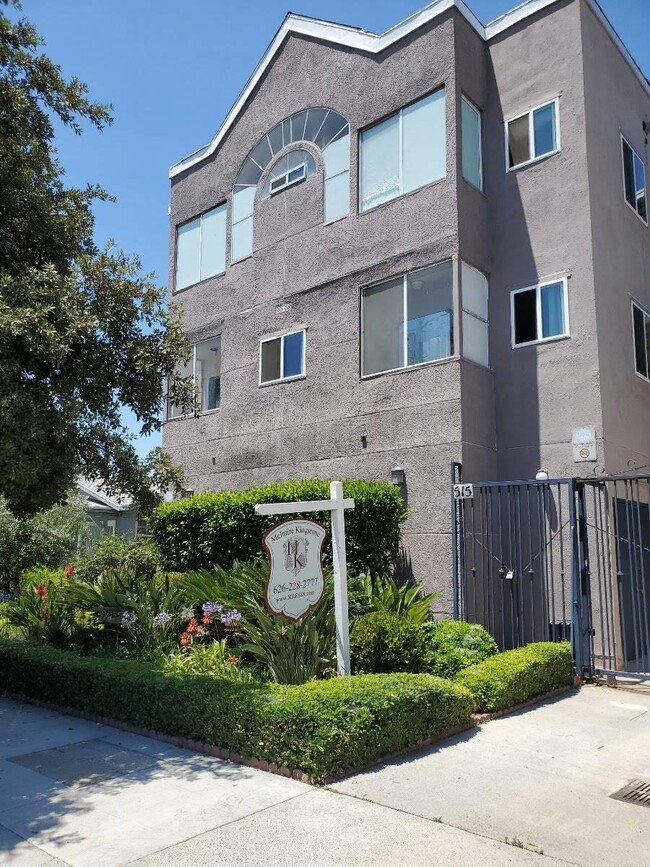 Building Photo - 3.0 bedroom in Glendale California 91203 Unit 1 Rental