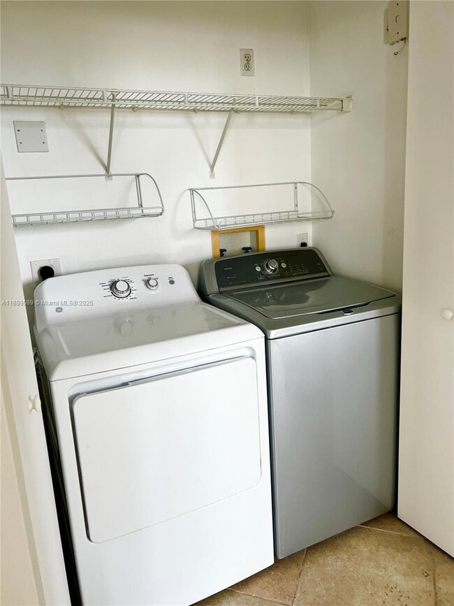 Photo - 1330 West Ave Unidad 2204