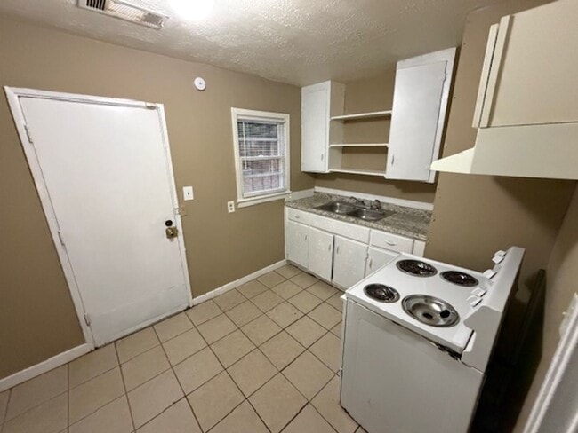 Photo - Cozy 3 Bed, 1 Bath Single Family Home in Montgomery, AL - $995/mo