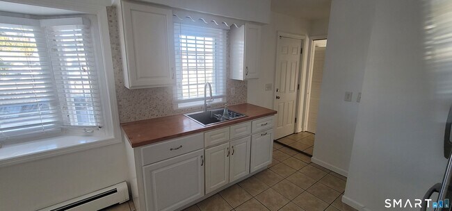 Photo - 321 Evers St