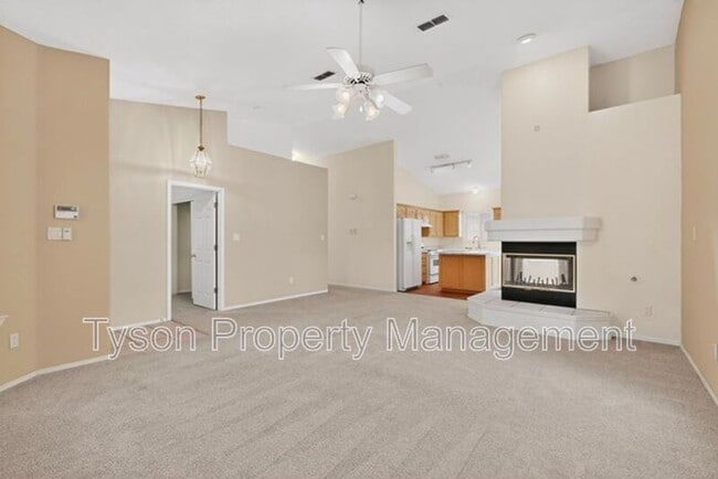 Photo - 7411 Peregrine Rd NE