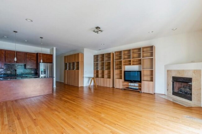 Photo - 1329 W Loyola Ave Unidad 4B