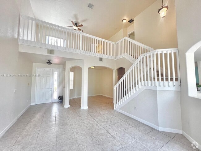 Building Photo - 8021 NW 114th Pl Rental