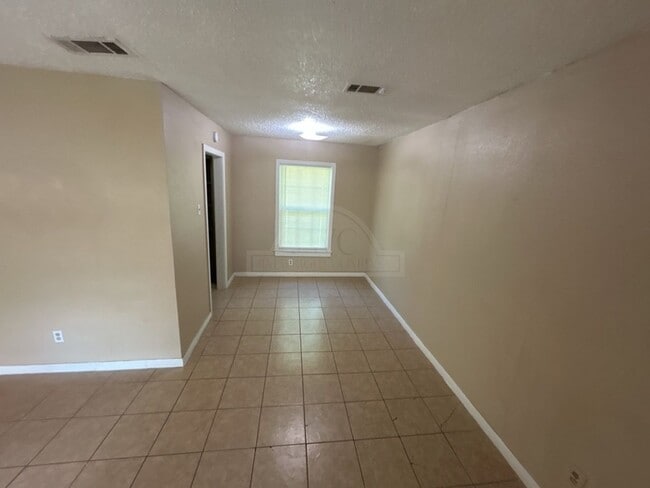 Photo - 1111 Jacqueline St