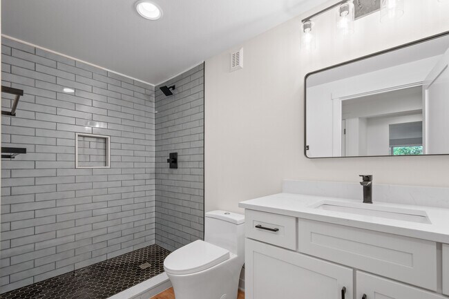 Photo - 14407 NE Fremont St