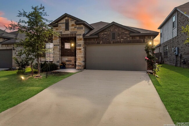 Photo - "Charming 3-Bedroom Home with 2 Full Baths and 1902 Sq Ft of Comfort in San Antonio!"