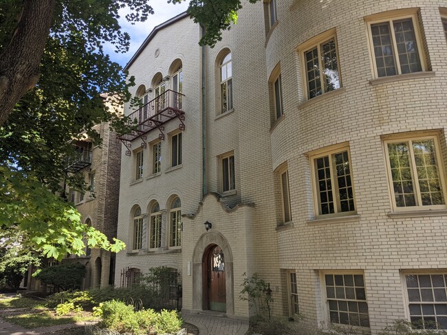 Photo - 7447 N Hoyne Ave Condo Unit 2