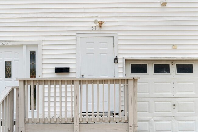 Photo - 5313 Perry Ave