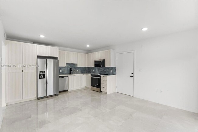 Building Photo - 14584 SW 261 St Ter Unit 1