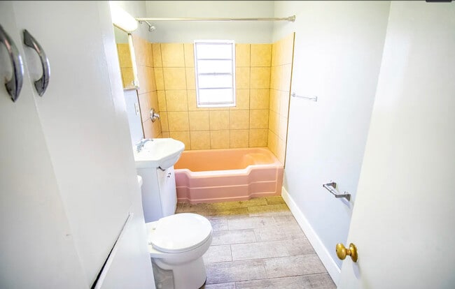 Photo - 320 N 40th St
