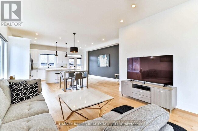 Photo - 235 Lambton Ave