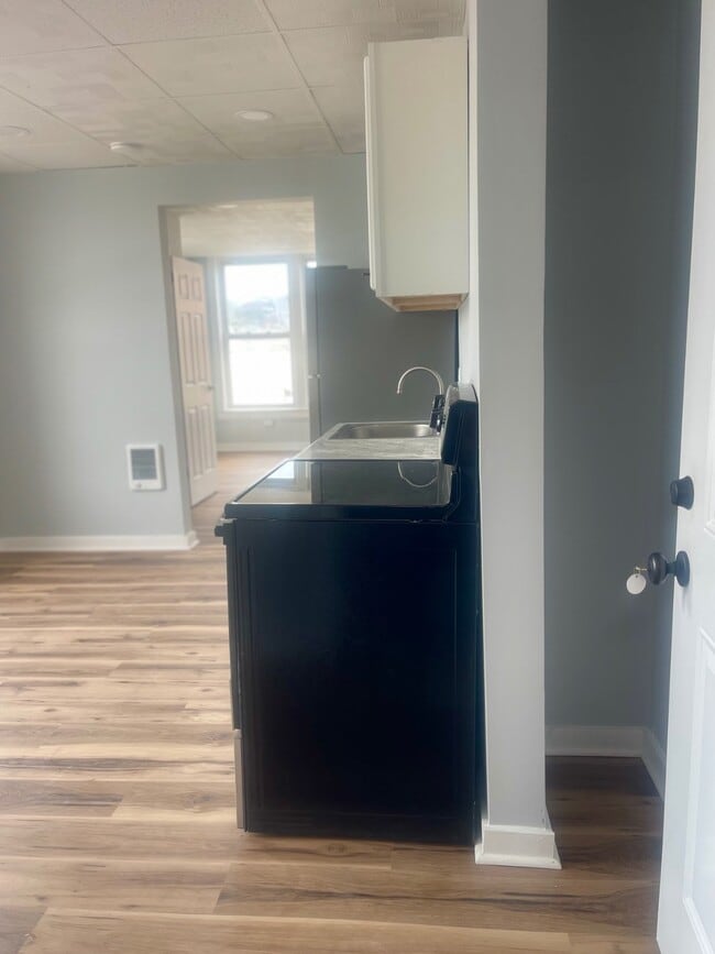 Photo - 43-45-45 N Broad St