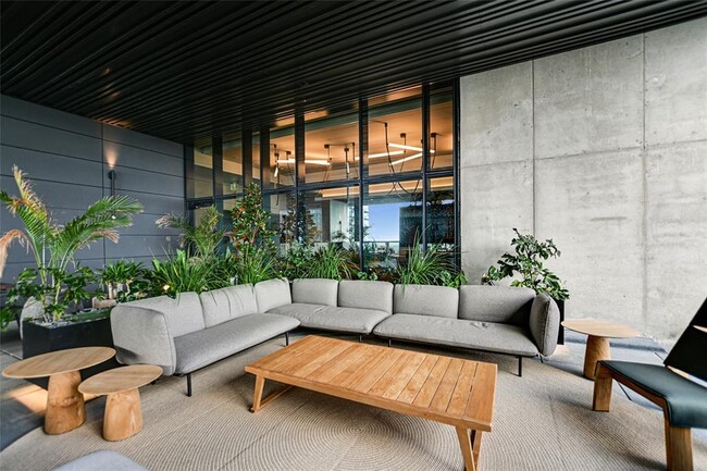 Building Photo - 610 Davis St Unit 2501