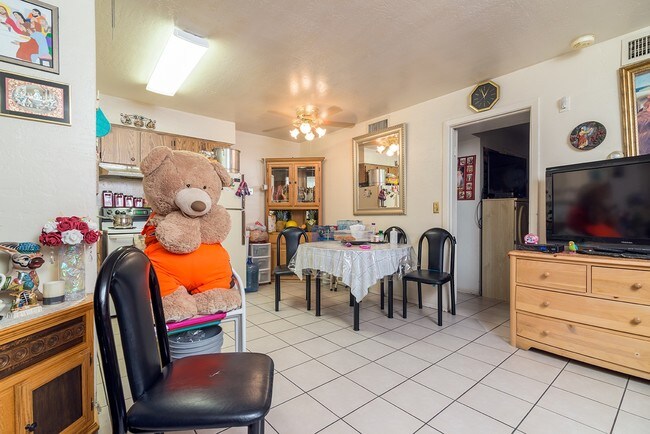 Photo - Rising Sun Apartments