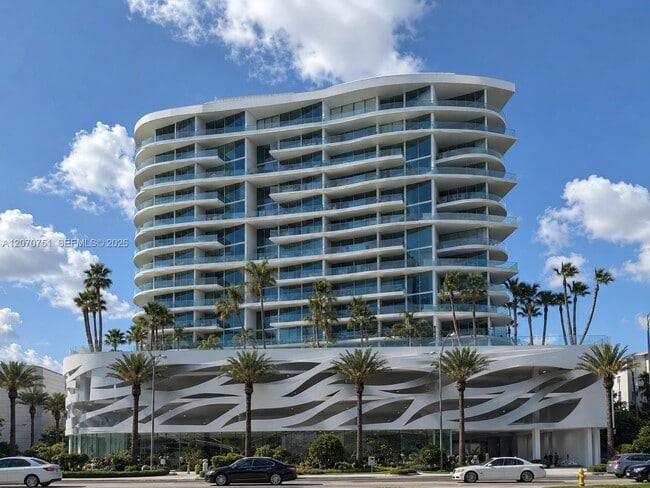 Building Photo - 17550 Collins Ave Unit 701