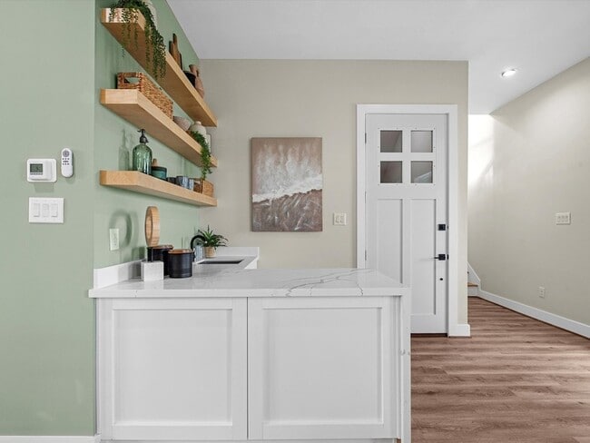 Photo - 1102 64th St