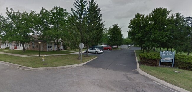 Photo - 995 Meadow Ln