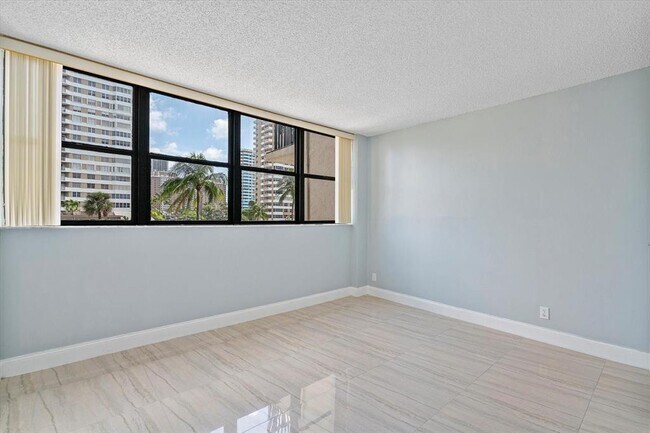 Photo - South Ocean Drive, Hallandale Beach, FL 33...