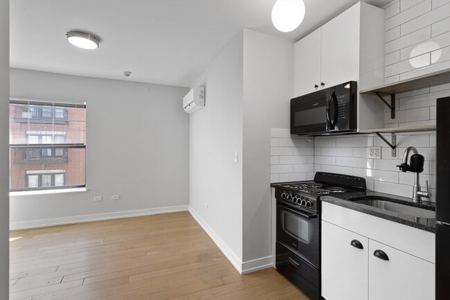 Photo - 6019 N Winthrop Ave