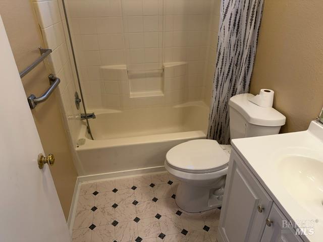 Photo - 739 Lotz Way