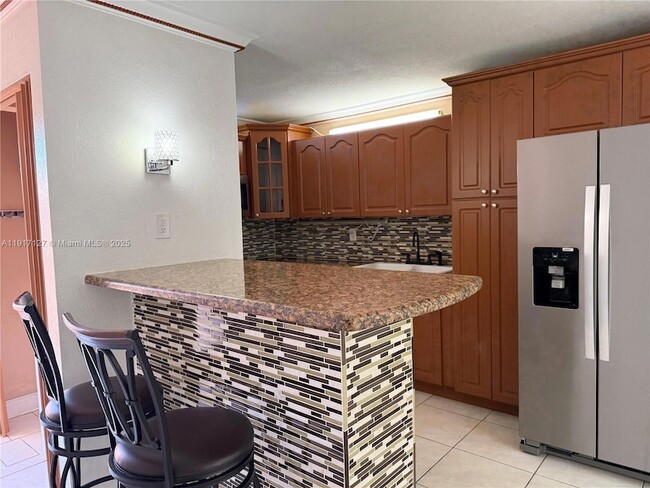 Photo - 1850 W 56th St Unidad 2404