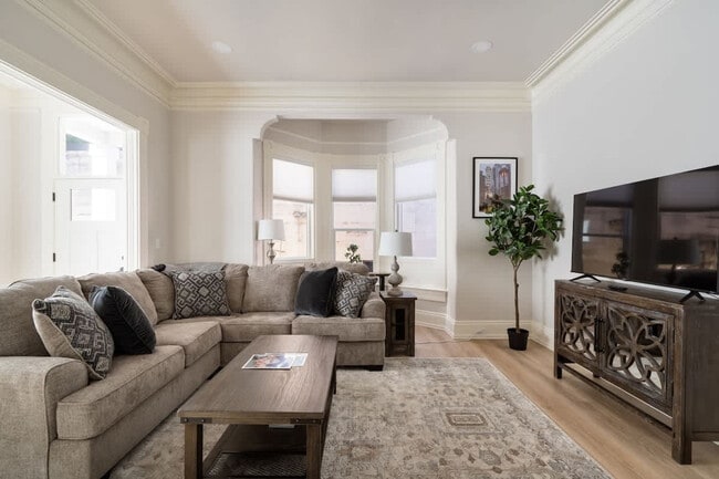 Building Photo - 529 NW 21st Ave Unit ID1309848P Rental