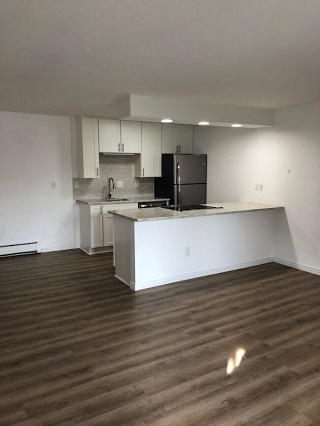 Photo - Conveniently Located Boulder Condo for Rent with Pool Overlooking the Flatirons Unit 111