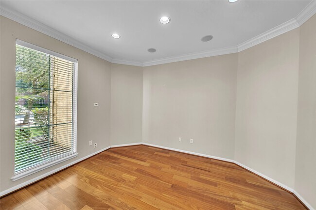 Photo - 1423 Meadow Lakes Dr