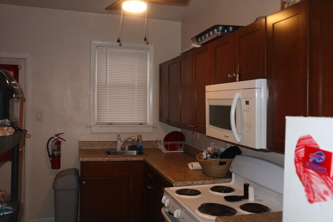 Photo - 131 Liberty St Unidad 131 Liberty Street