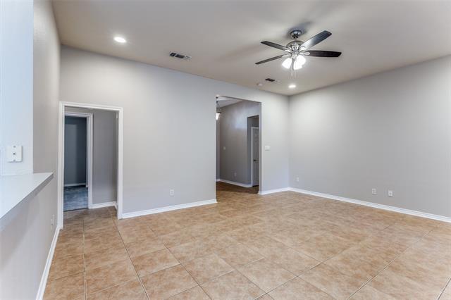 Photo - 909 Canterbury Dr