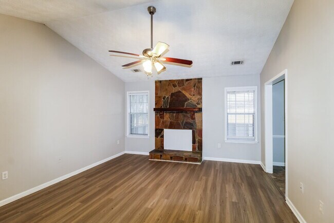 Photo - 270 Lazy Hollow Ln