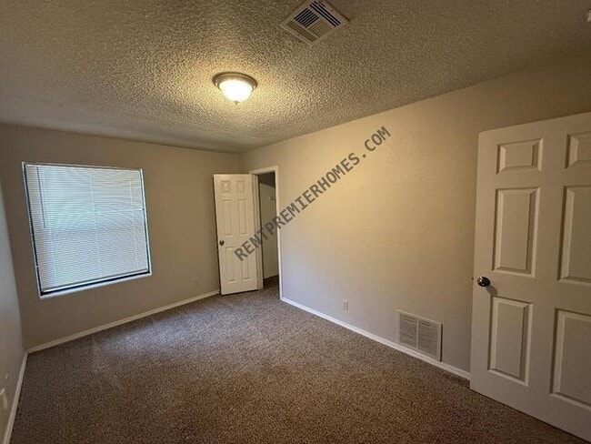 Photo - 1533 E 67th Pl