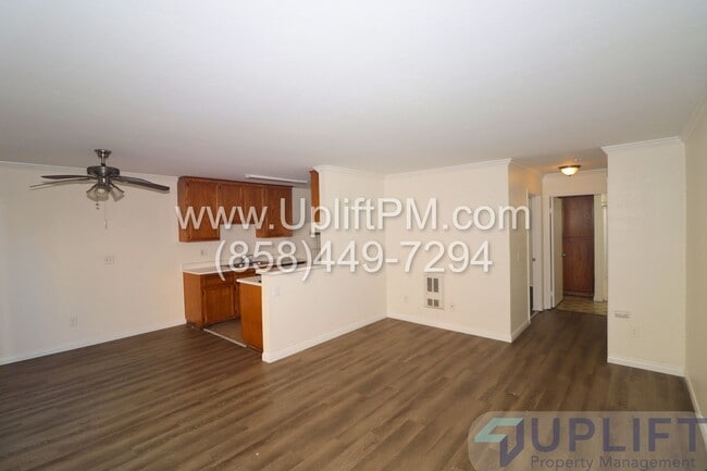 Building Photo - 1 Bed, 1 Bath Condo in Gated Community wit... Unit 5