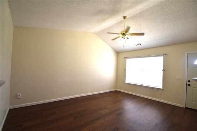 Photo - 207 SE 16th St