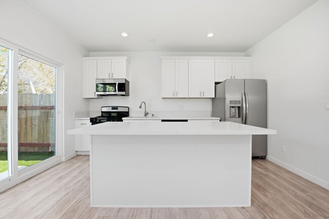 6330 Mesita Dr