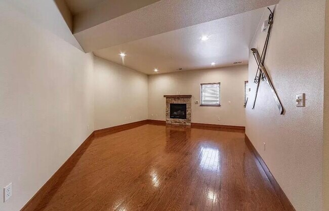 Photo - 502 Silverleaf Dr