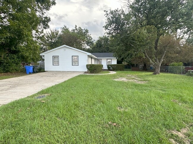 Building Photo - 4741 Bent Pine Dr Rental