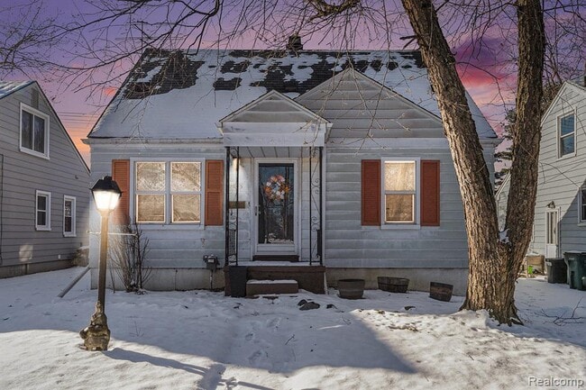 Photo - 2045 Central St