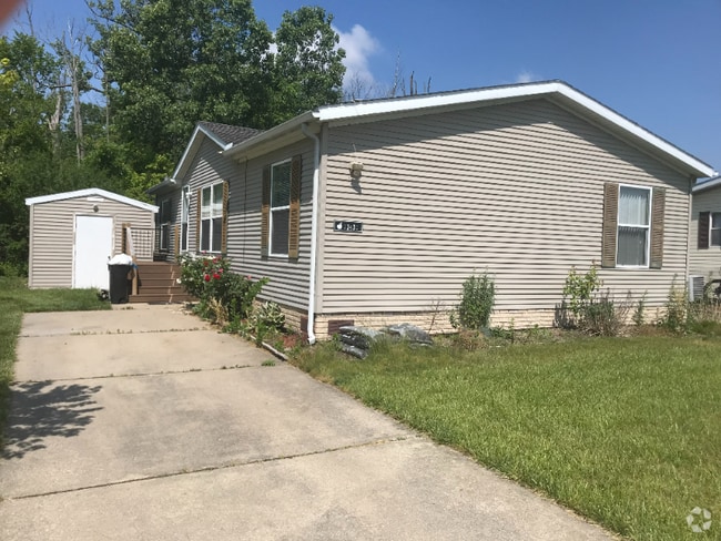 Building Photo - 13431 Peach St Rental