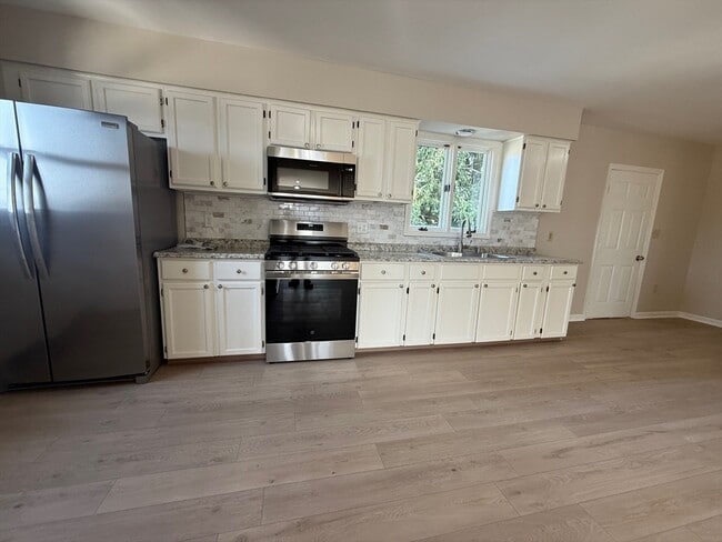 Building Photo - 150 Lawrence St Unit A Rental
