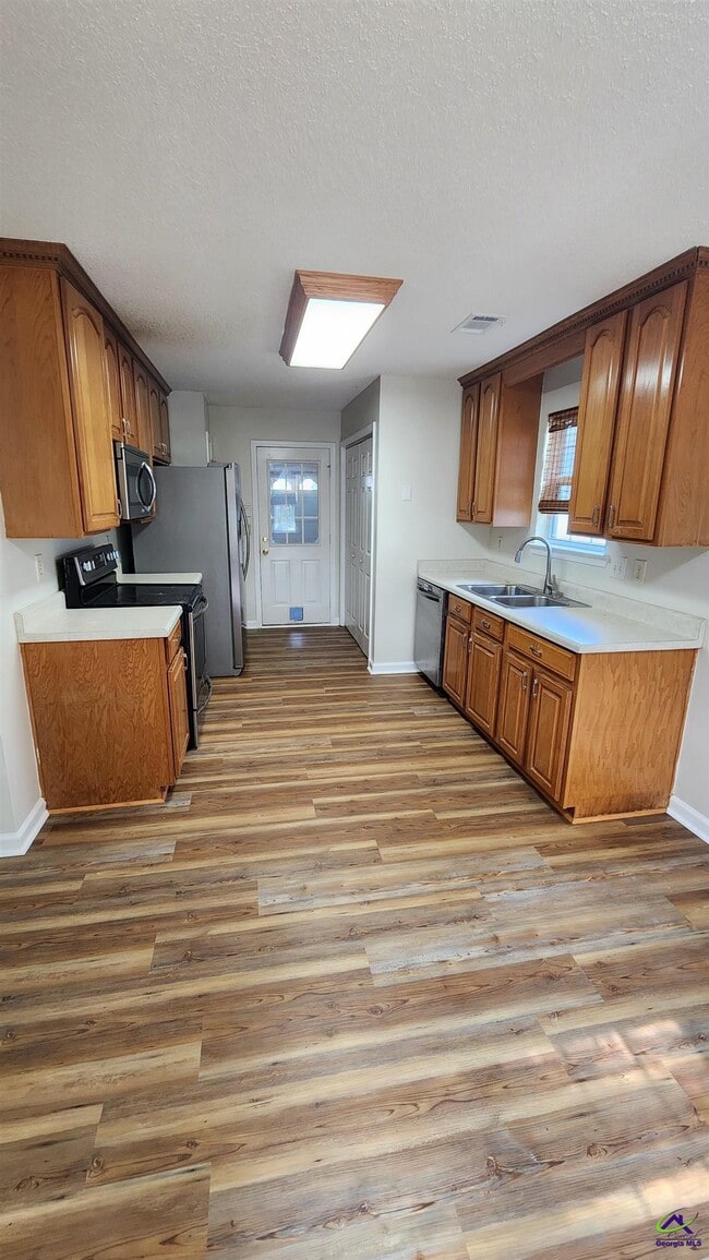 Photo - 194 Tyson Glen Dr