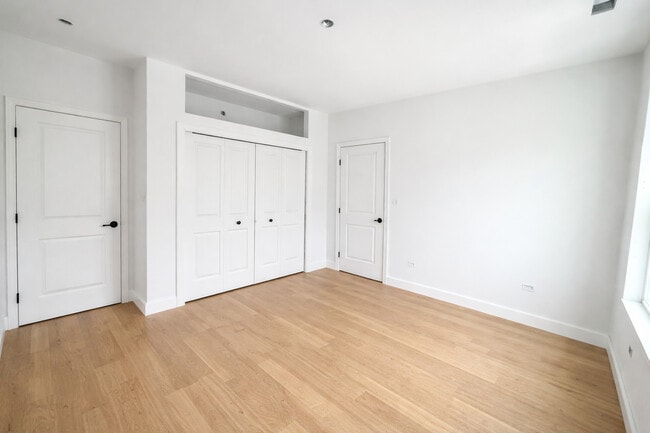 3340 W Evergreen Ave