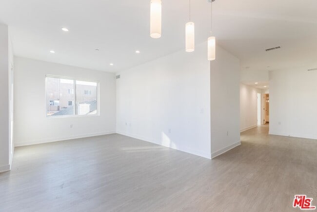 Photo - 843 Wilcox Ave Unit 201