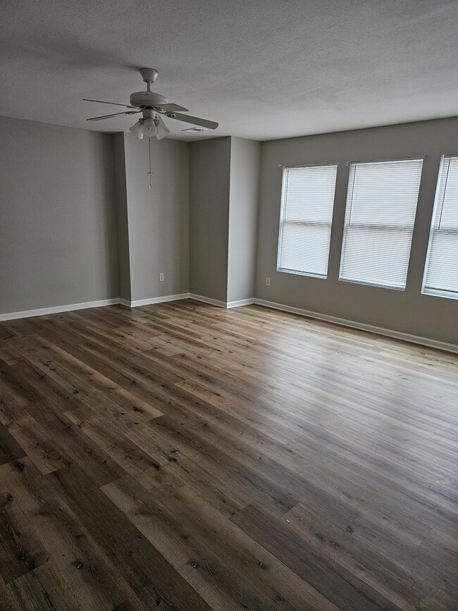 Photo - 130 Blackwell Ct