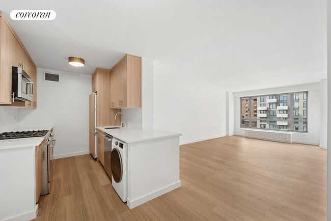 Photo - 501 E 87th St